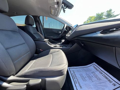Used 2021 Chevrolet Malibu LS FWD image 34