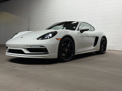 Used 2024 Porsche 718 Cayman image 1