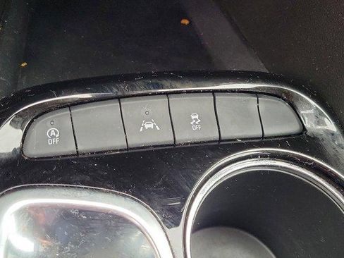 Used 2022 Buick Encore GX Select w/ Sport Touring Package image 32