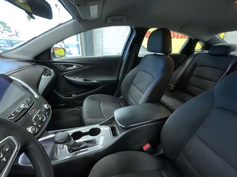 Used 2022 Chevrolet Malibu LS w/ Driver Confidence Package II image 11