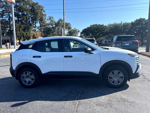 Used 2025 Nissan Kicks S image 23