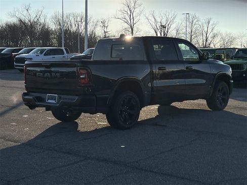 New 2026 RAM 1500 4x4 Crew Cab image 2