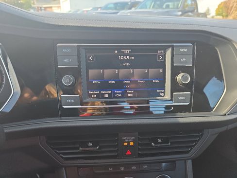 Used 2020 Volkswagen Jetta S w/ Driver Assistance Package image 15