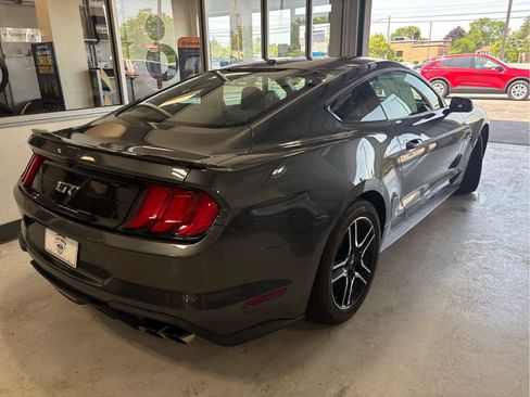 Used 2019 Ford Mustang GT RWD image 7