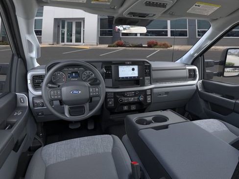 New 2025 Ford F250 XLT image 9