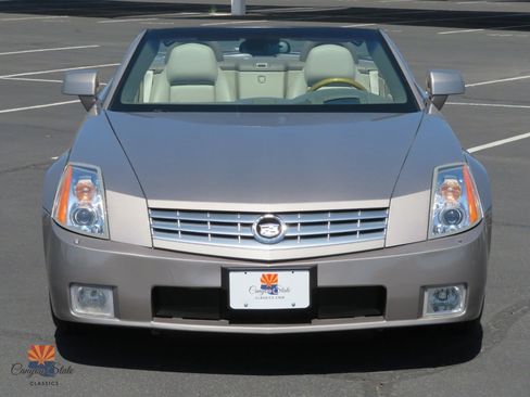Used 2004 Cadillac XLR RWD image 26