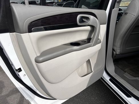 Used 2017 Buick Enclave Leather image 17