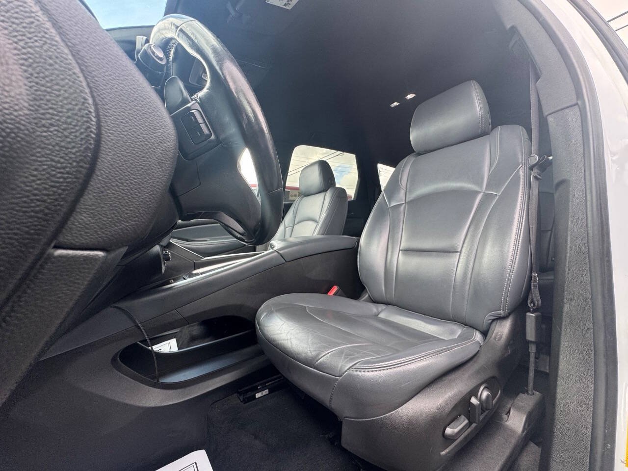 Used 2022 Buick Enclave Essence FWD image 9