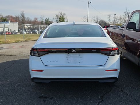 Used 2023 Honda Accord LX image 7