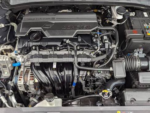 Used 2025 Hyundai Elantra SEL FWD image 30