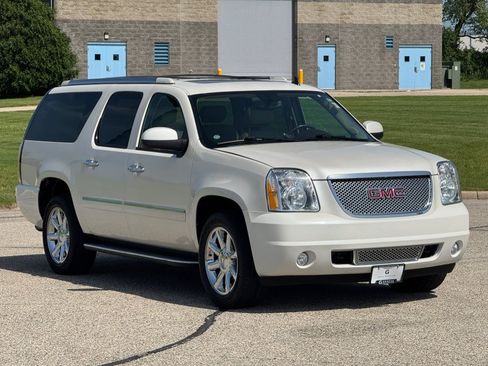 Used 2010 GMC Yukon XL Denali AWD/4WD image 8