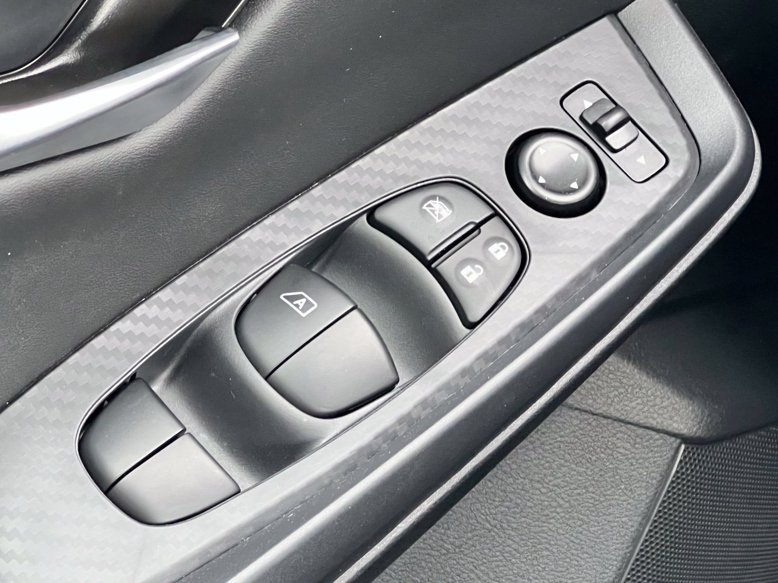 Used 2022 Nissan Sentra SV w/ Electronics Package FWD image 30