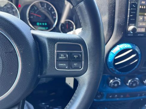 Used 2017 Jeep Wrangler Unlimited Sahara w/ Connectivity Group AWD/4WD image 46