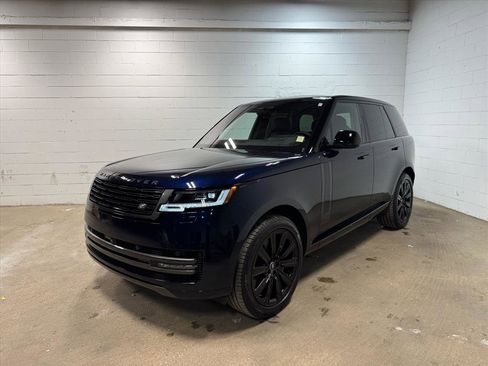 Used 2023 Land Rover Range Rover SE image 1
