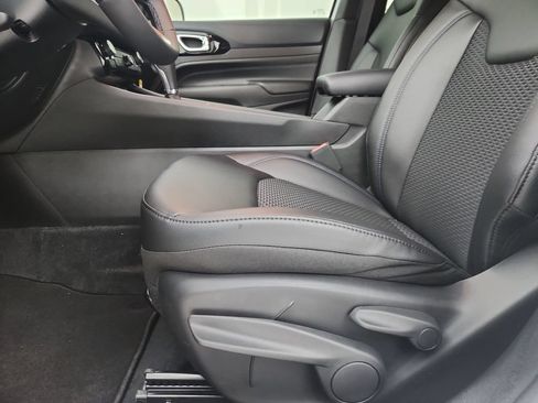 New 2026 Jeep Compass Latitude AWD/4WD image 19