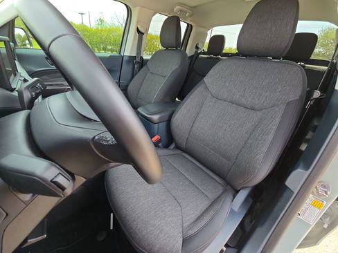 Used 2024 Ford Maverick XLT w/ XLT Luxury Package image 11