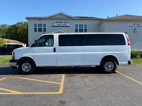 Used 2017 Chevrolet Express 3500 LT w/ LT Preferred Equipment Group RWD image 1