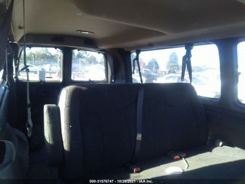 Used 2001 GMC Savana 3500 Extended Passenger RWD image 10