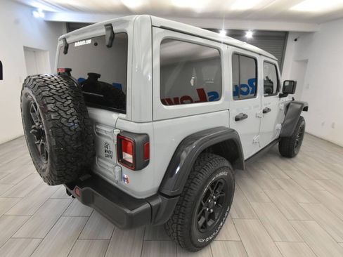 Used 2024 Jeep Wrangler Unlimited AWD/4WD image 5