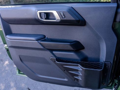 Used 2025 Ford Bronco Badlands image 15