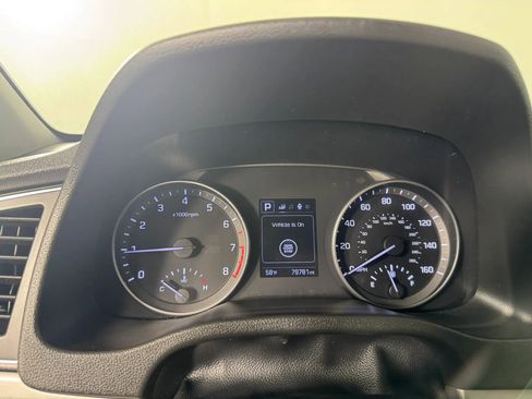 Used 2017 Hyundai Elantra Limited FWD image 14