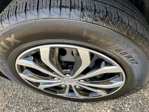 Used 2018 Nissan Rogue S AWD/4WD image 19