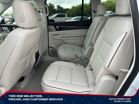 New 2026 Buick Enclave Avenir AWD/4WD image 11
