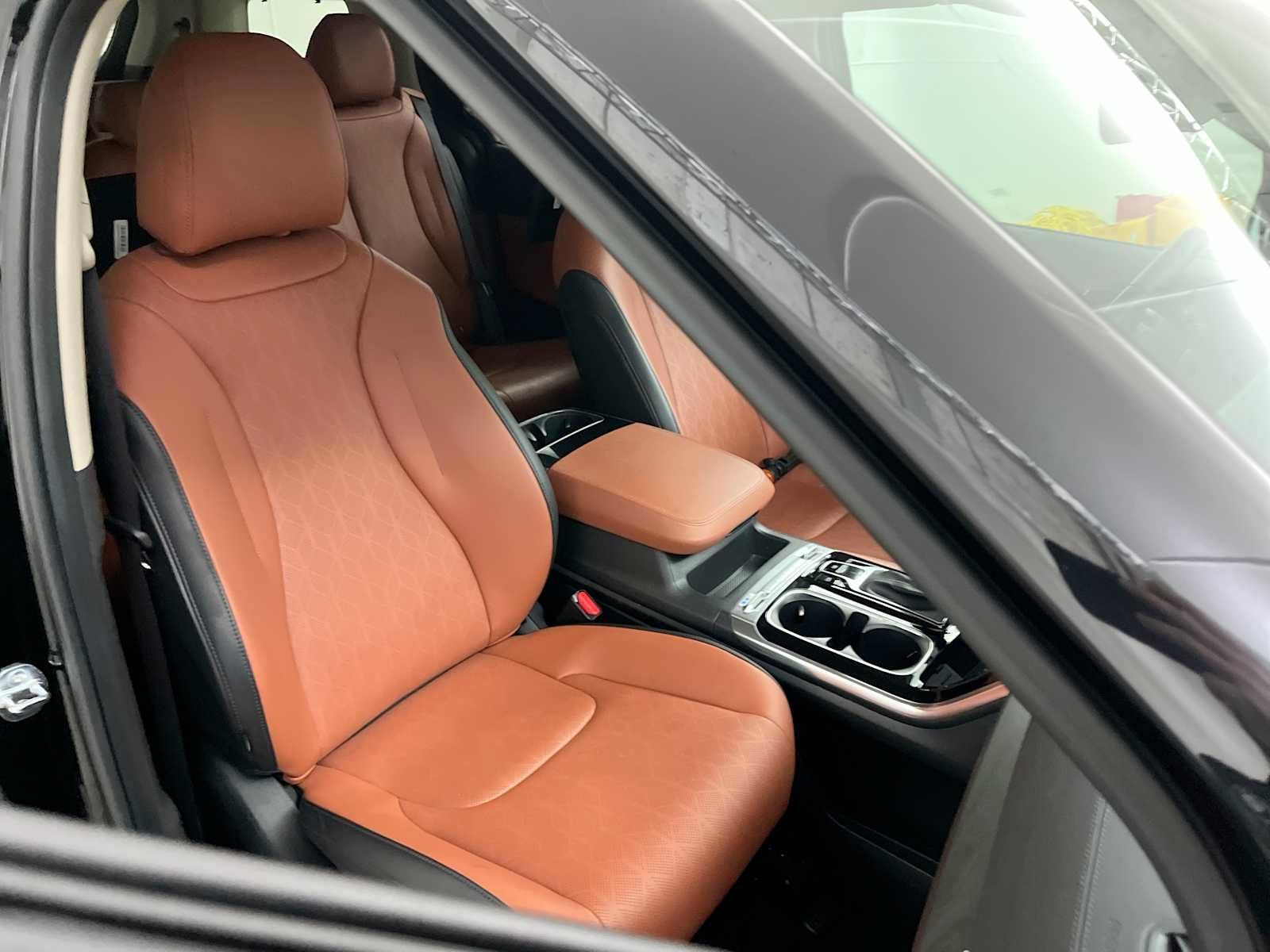 Used 2024 Kia Carnival SX FWD image 32