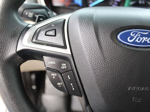 Used 2019 Ford Fusion SE image 29