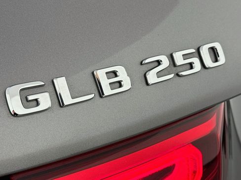 Certified 2023 Mercedes-Benz GLB 250 image 10
