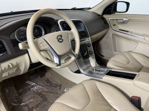 Used 2012 Volvo XC60 3.2 Premier Plus FWD image 4
