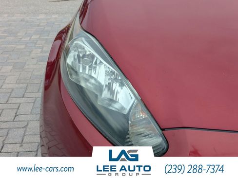 Used 2015 Ford Fiesta SE w/ Equipment Group 201A image 8