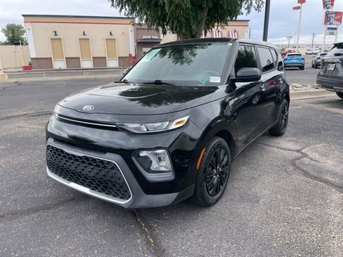 Used 2020 Kia Soul LX image 1