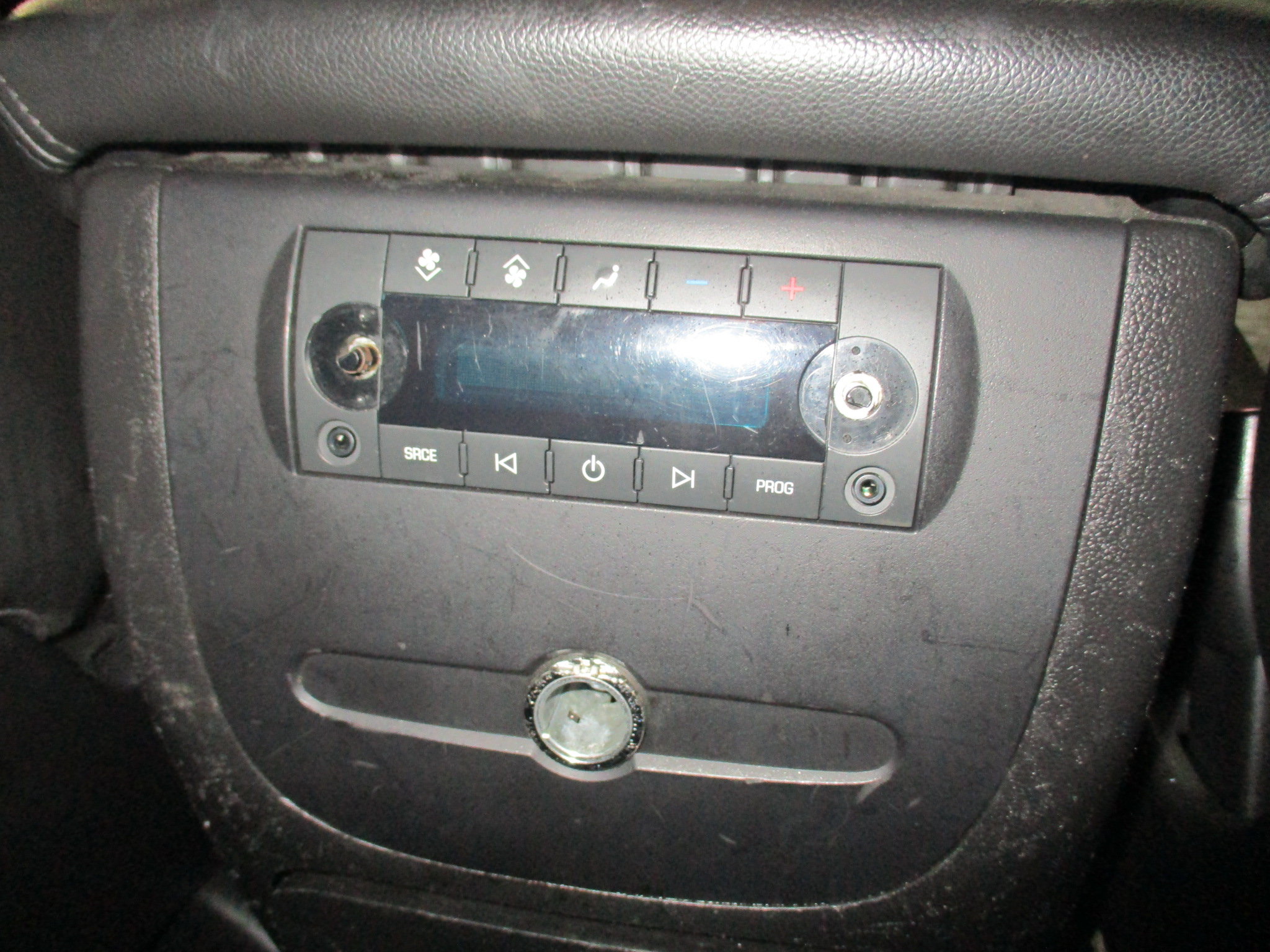 Used 2007 Chevrolet Suburban 2500 LT w/ LT Preferred Equipment Group AWD/4WD image 16