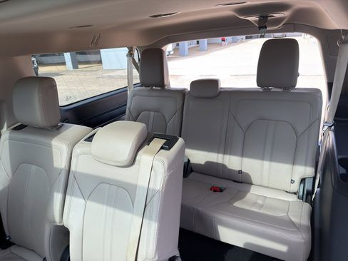 Used 2024 Ford Expedition Max Limited image 35