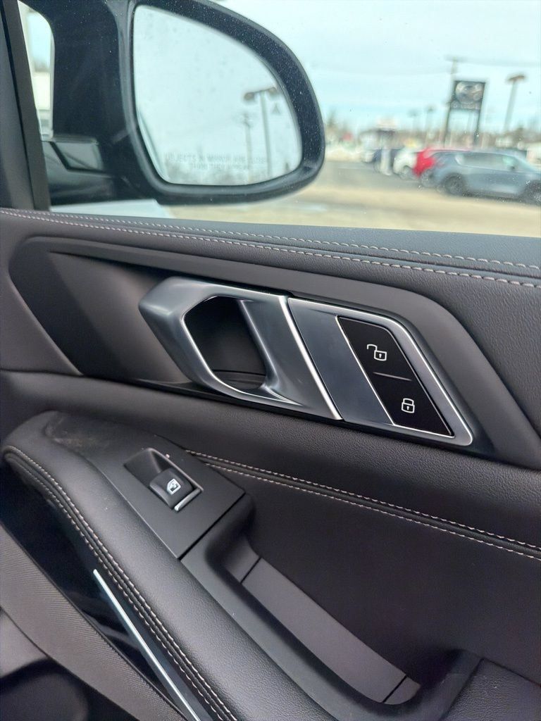 New 2026 BMW X5 M60i AWD/4WD image 21