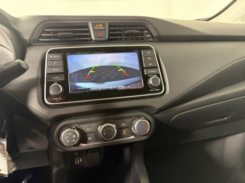 Used 2025 Nissan Versa S w/ Electronics Package FWD image 5