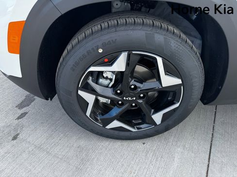 New 2026 Kia Seltos EX FWD image 8