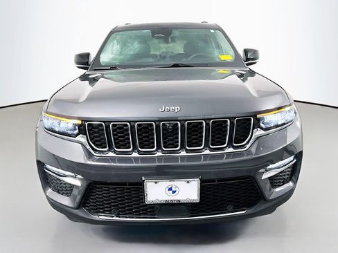 Used 2024 Jeep Grand Cherokee Limited w/ Luxury Tech Group II image 2