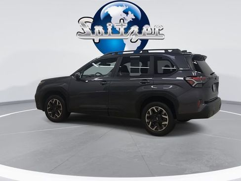 Used 2025 Subaru Forester Premium image 3