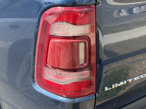 Used 2022 RAM 1500 Limited AWD/4WD image 9