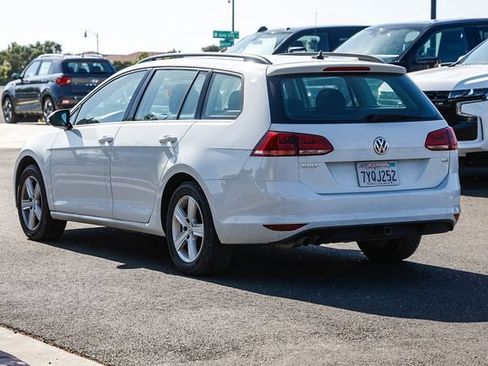 Used 2015 Volkswagen Golf TDI S FWD image 2