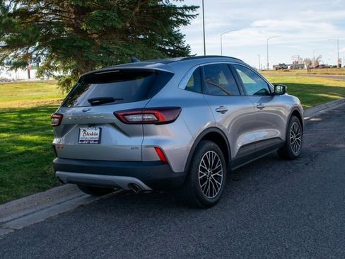 Used 2023 Ford Escape SE image 7