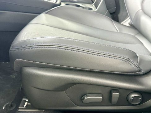 Used 2025 Subaru Forester Limited image 16