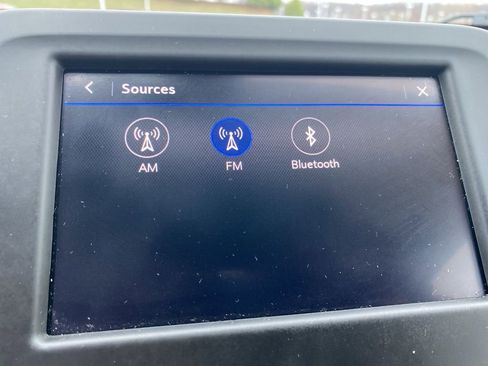 Used 2021 Chevrolet Equinox LS image 36