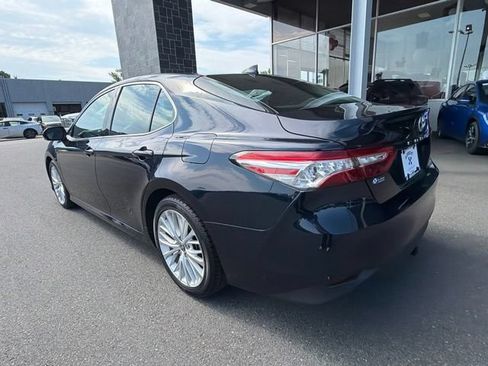 Used 2020 Toyota Camry XLE FWD image 5