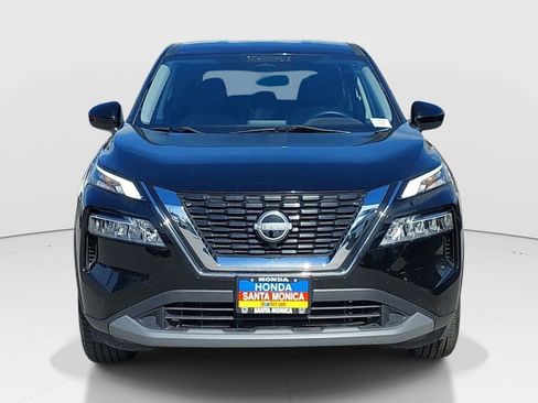 Used 2023 Nissan Rogue SV image 2