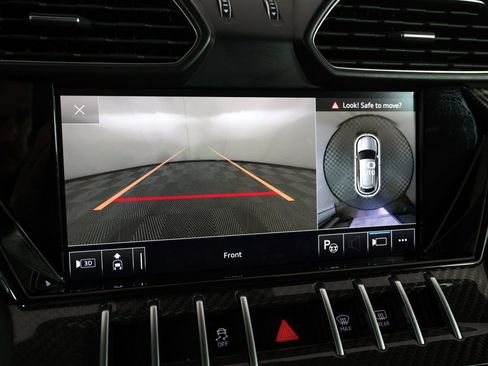 Used 2021 Lamborghini Urus image 26