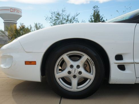 Used 1998 Pontiac Firebird Formula w/ Opt Pkg image 34