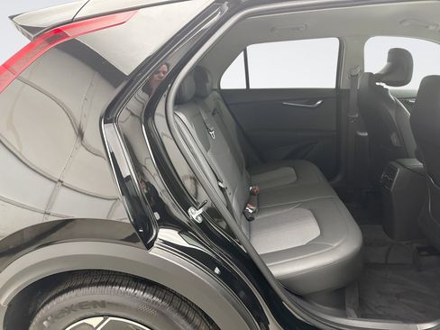 Used 2024 Kia Niro EX image 19